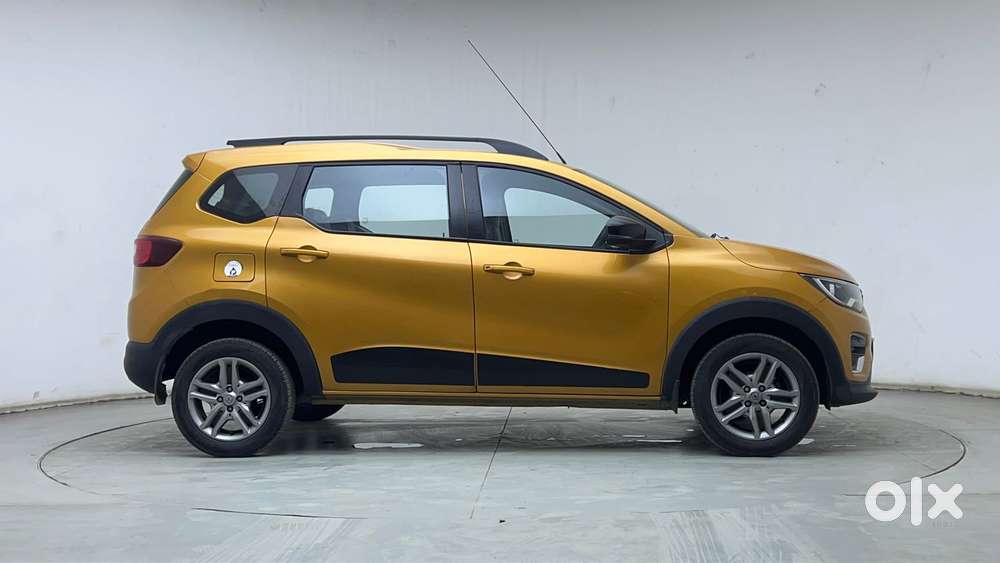 Renault Triber Rxz, 2022, Petrol