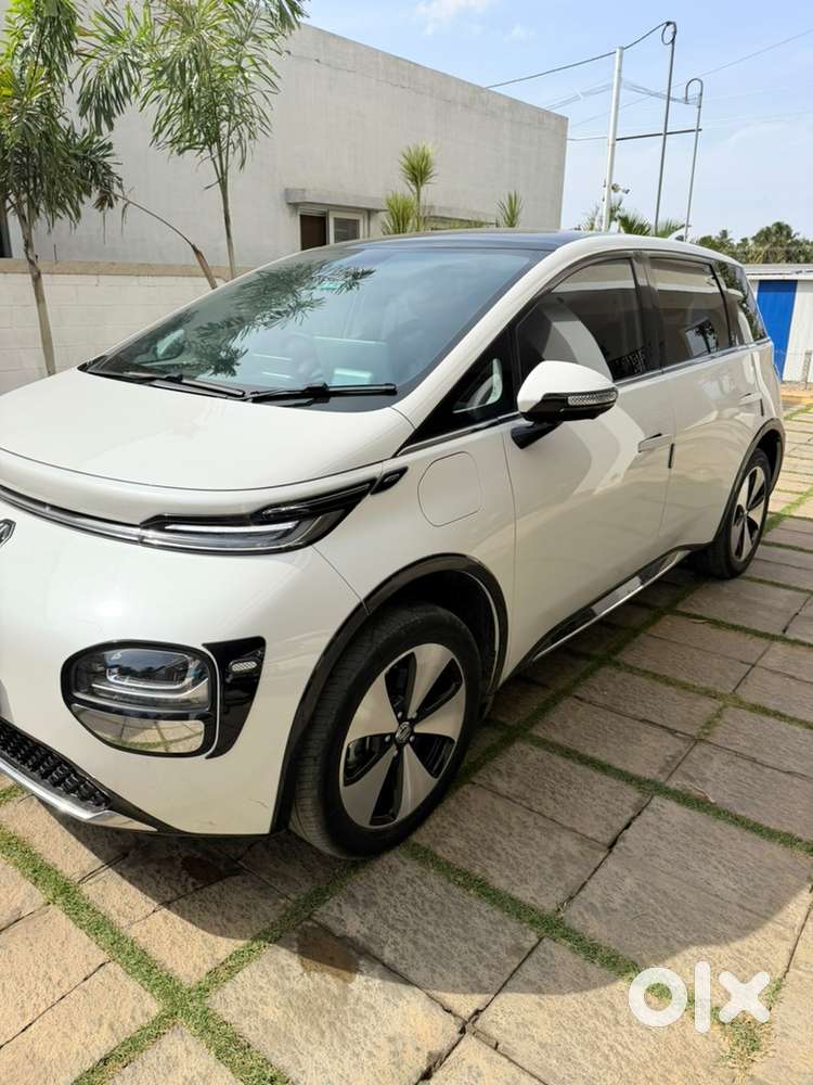 Mg Windsor Ev Essence 2025