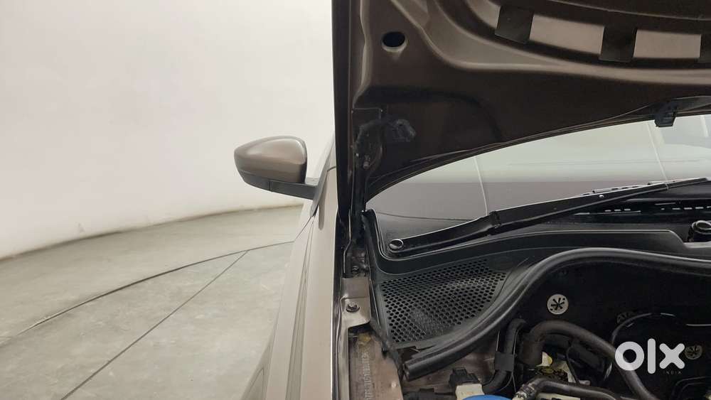 Volkswagen Vento 1.2 Tsi Highline At, 2016, Petrol