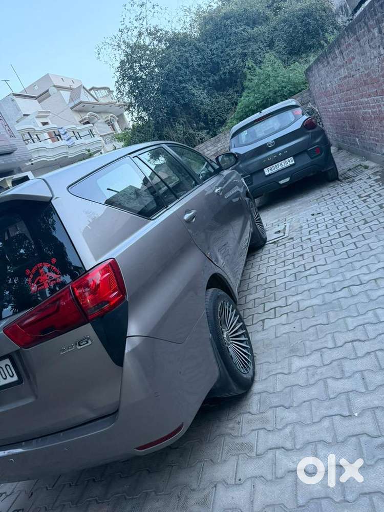 Toyota Innova Crysta 2017 Diesel Well Maintained