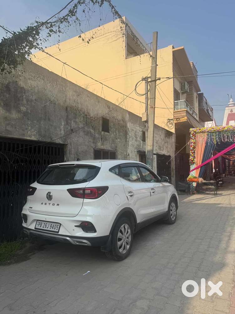 Mg Astor 2025 Petrol 12000 Km Driven 2nd Top Vareint