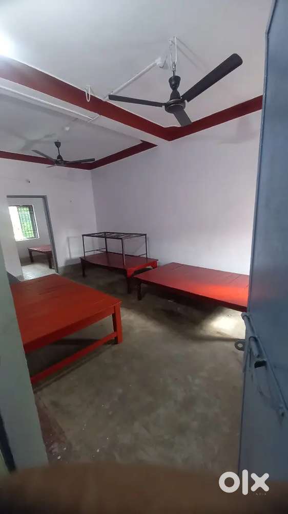 Room for rent (Boys)