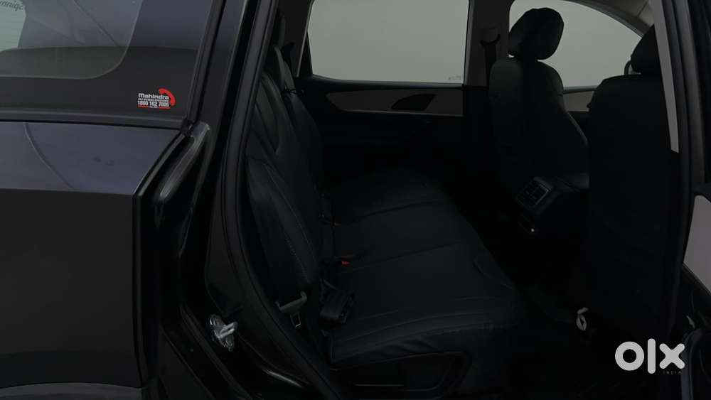 Mahindra Xuv700 2.0 Ax 5 Petrol At Str, 2025, Petrol
