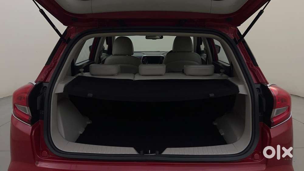 Mahindra Xuv300 W8 (o) 1.5 Diesel Amt Dual Tone, 2021, Diesel