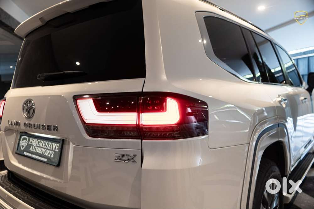 Toyota Land Cruiser Zx Petrol, 2025, Petrol