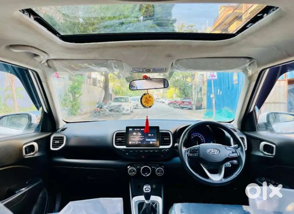 Hyundai Venue 2021 Petrol Well Maintained
