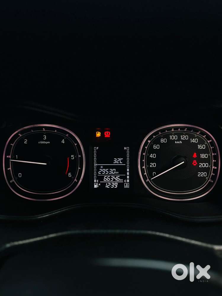 Maruti Suzuki Brezza Zdi+ Dual Tone, 2017, Diesel