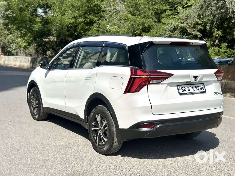 Mahindra Xuv700 Mx Petrol Mt 5 Str (e), 2023, Petrol