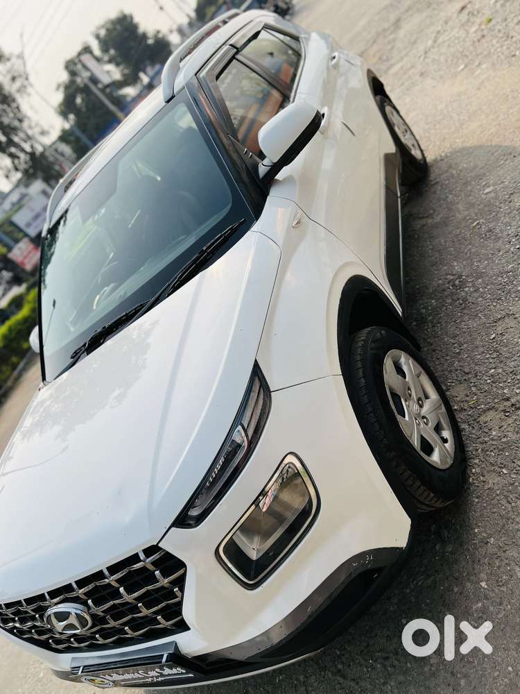 Hyundai Venue 1.2 S (o), 2019, Petrol