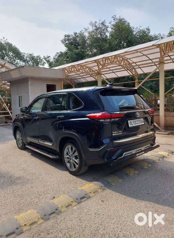 Toyota Innova Hycross 2.0 Zx (o) Hybrid 7 Str, 2025, Petrol
