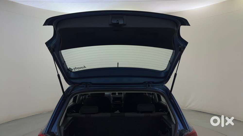 Volkswagen Polo Petrol Highline 1.2l, 2016, Petrol