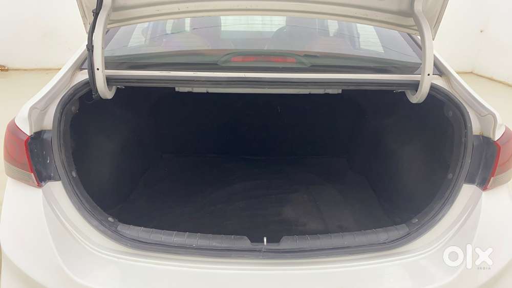 Hyundai Verna 1.4 Vtvt Ex, 2019, Petrol