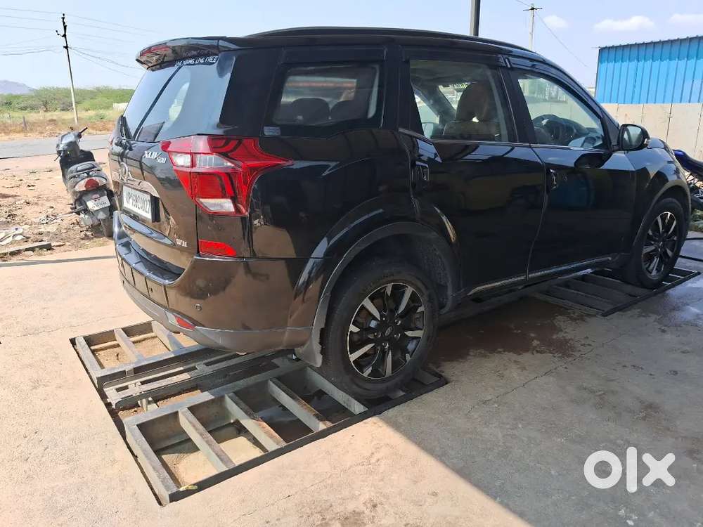 Mahindra Xuv500 2018 Diesel Well Maintained And Good Condition .