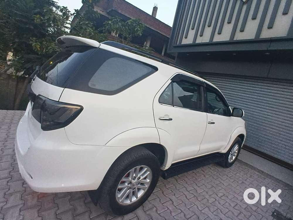 Toyota Fortuner Diesel Manual 2012