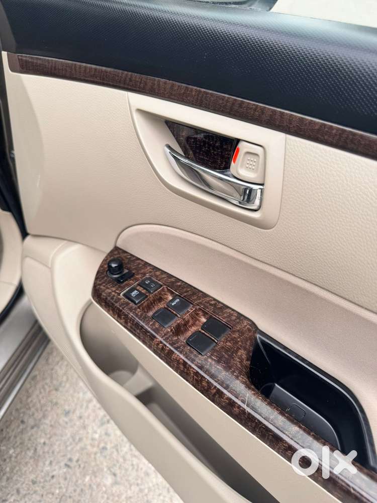 Maruti Suzuki Swift Dzire Vxi Optional, 2017, Petrol