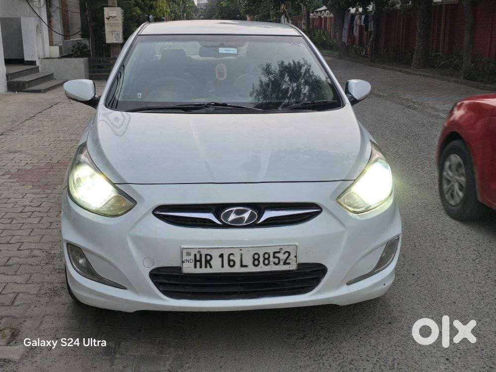 Hyundai Verna 1.6 Ex Vtvt, 2012, Petrol