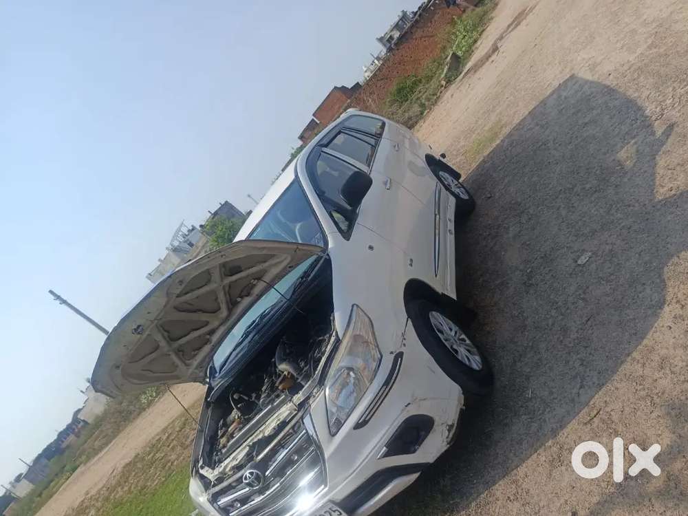 Toyota Innova 2.5 G 2012