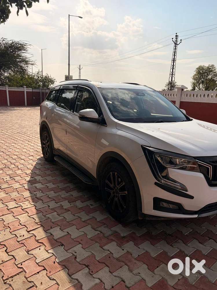 Mahindra Xuv700 2025 Diesel Well Maintained