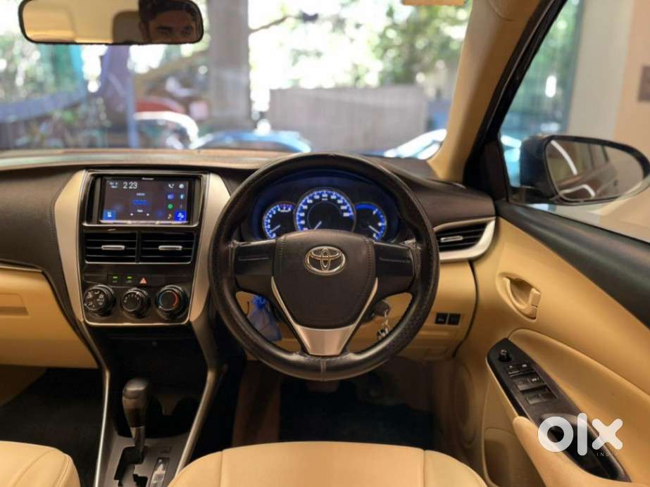 Toyota Yaris J Cvt, 2020, Petrol