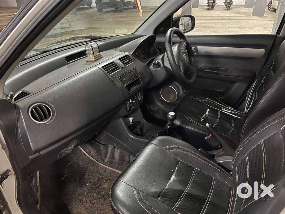 Swift Vxi Petrol 2004