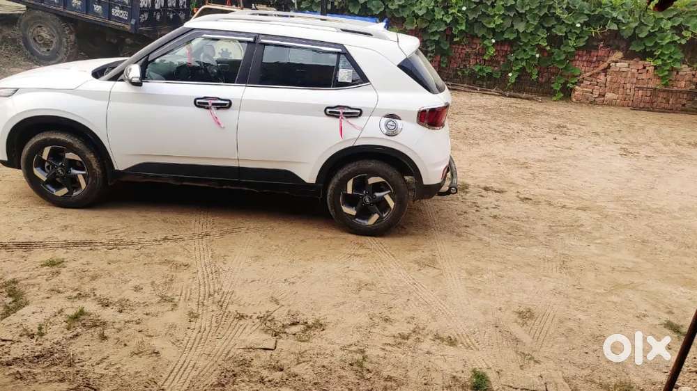 Hyundai Venue Petrol Manual 2021