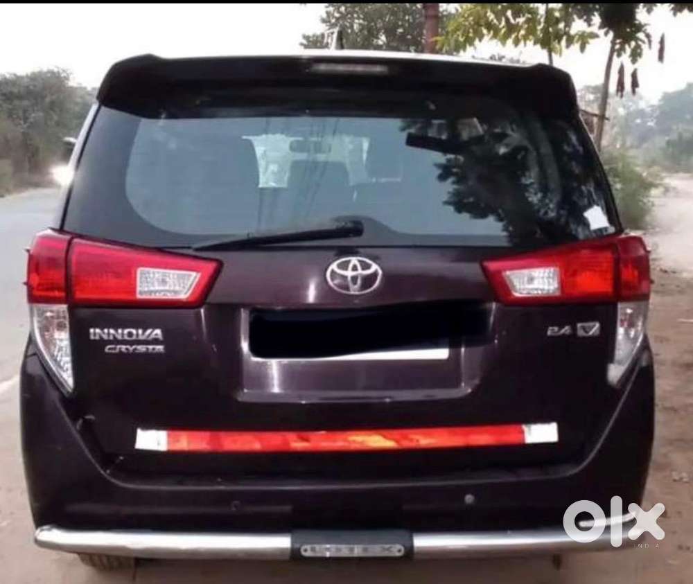Innova Crysta  2.4v