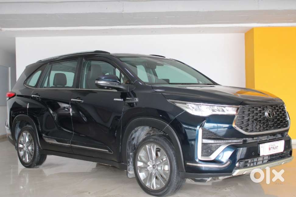 Toyota Innova Hycross 2.0 Zx Hybrid 7 Str, 2024, Petrol
