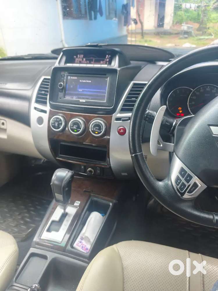 Mitsubishi Pajero Sport 2015
