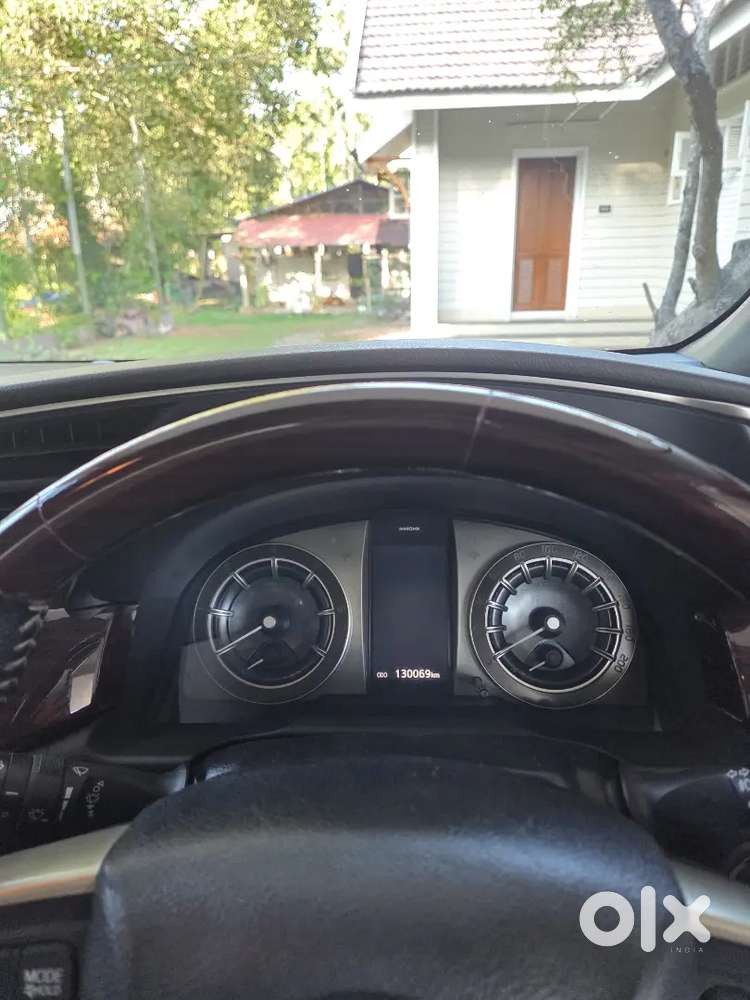 Toyota Innova Crysta 2016 Diesel Well Maintained