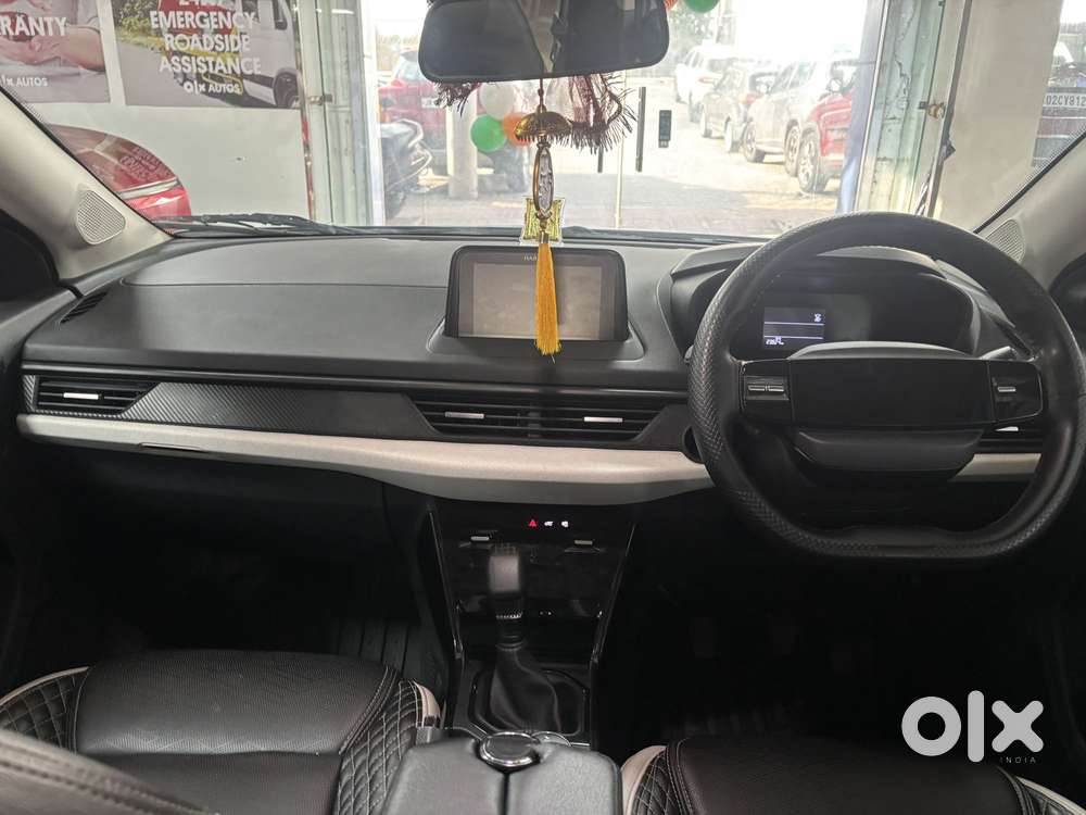 Tata Nexon Pure (s) 1.2 Petrol 6amt, 2024, Petrol