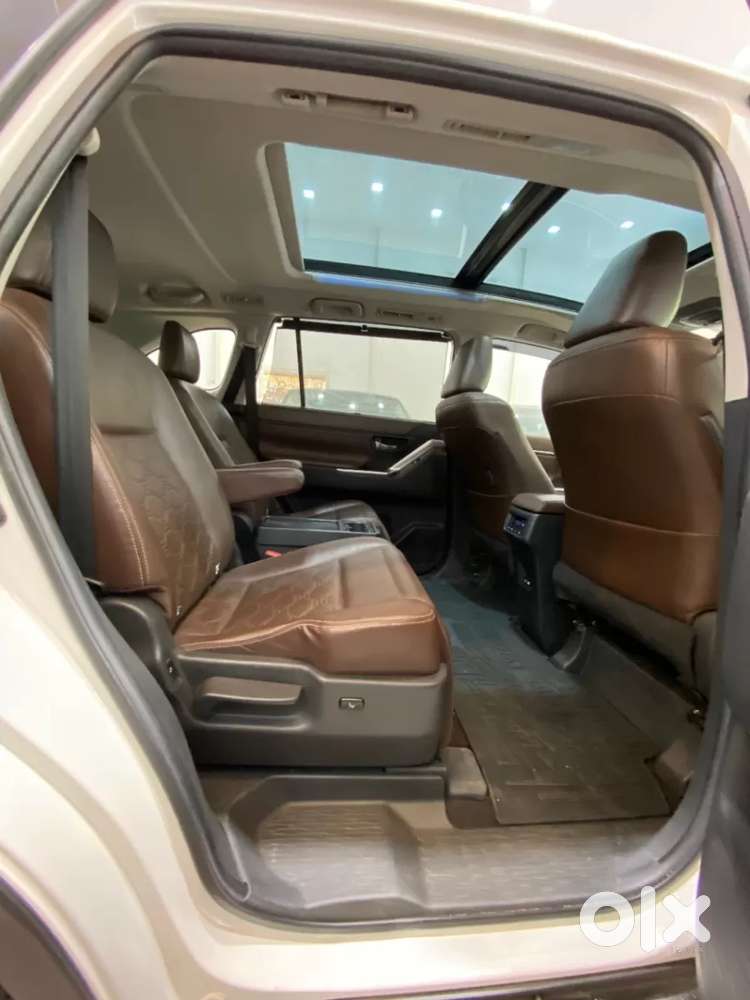 Toyota Innova Hycross 2.0 Zx Hybrid 7 Str, 2023, Petrol