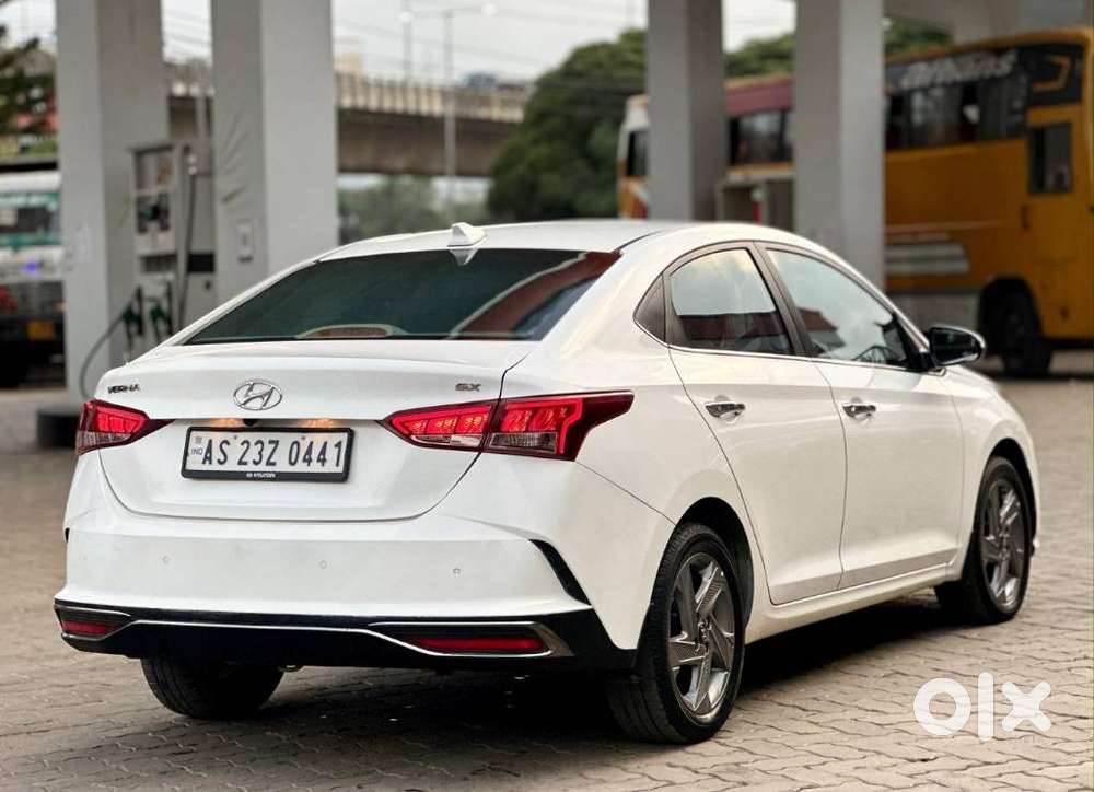 Hyundai Verna 1.5 Sx Petrol Mt, 2020, Petrol
