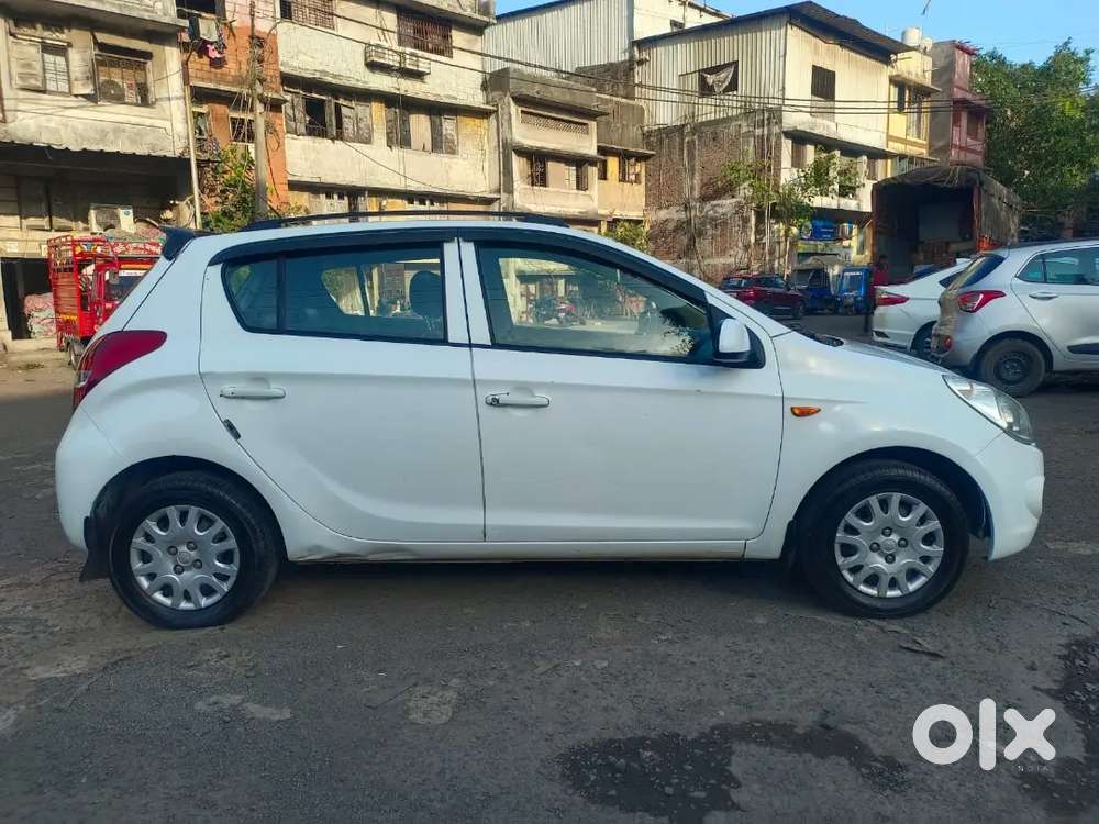 I20 Magna Car