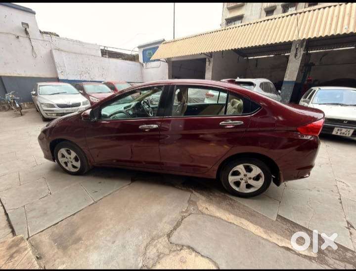 Honda City 2018 Diesel Well Maintained Fresh Paint With Sunroof
