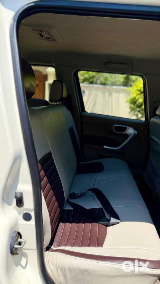 Mahindra Tuv 300 Mhawk100 T8, 2015, Diesel