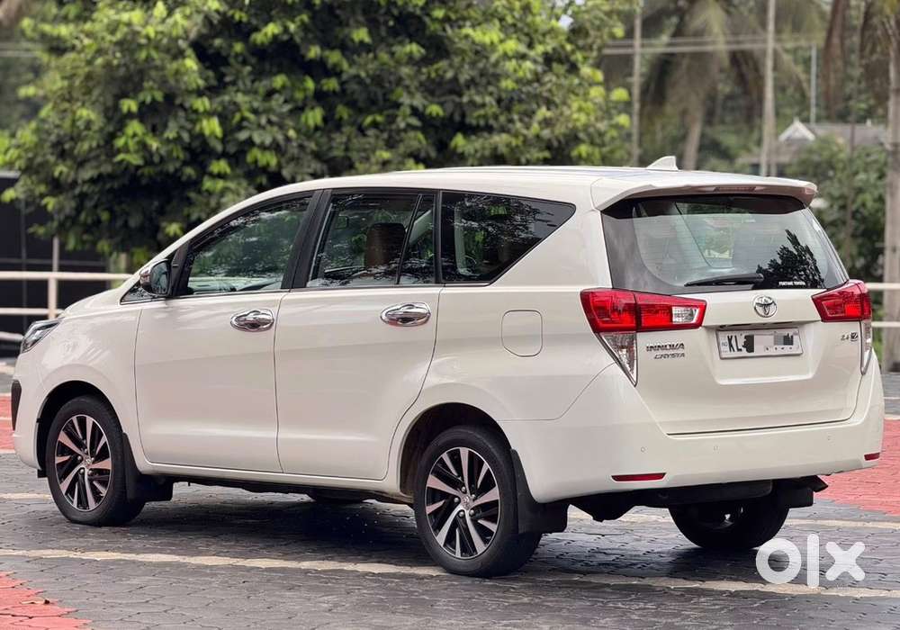 Toyota Crysta Automatic 2022
