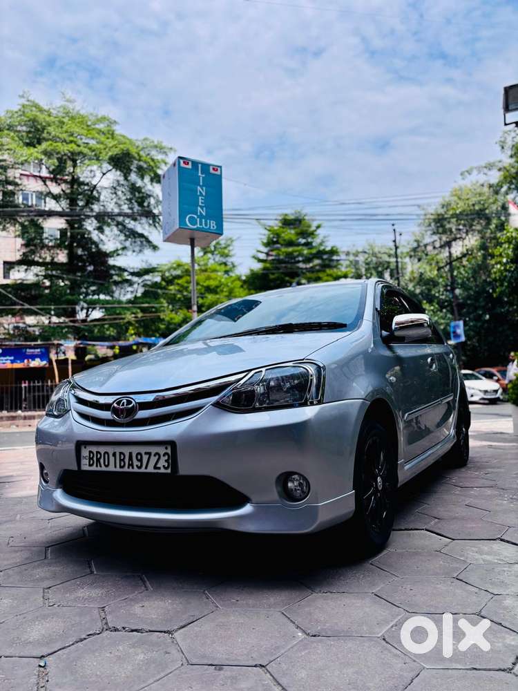 Toyota Etios V, 2011, Petrol