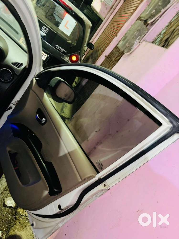 Hyundai I10 2012 Petrol 75000 Km Driven