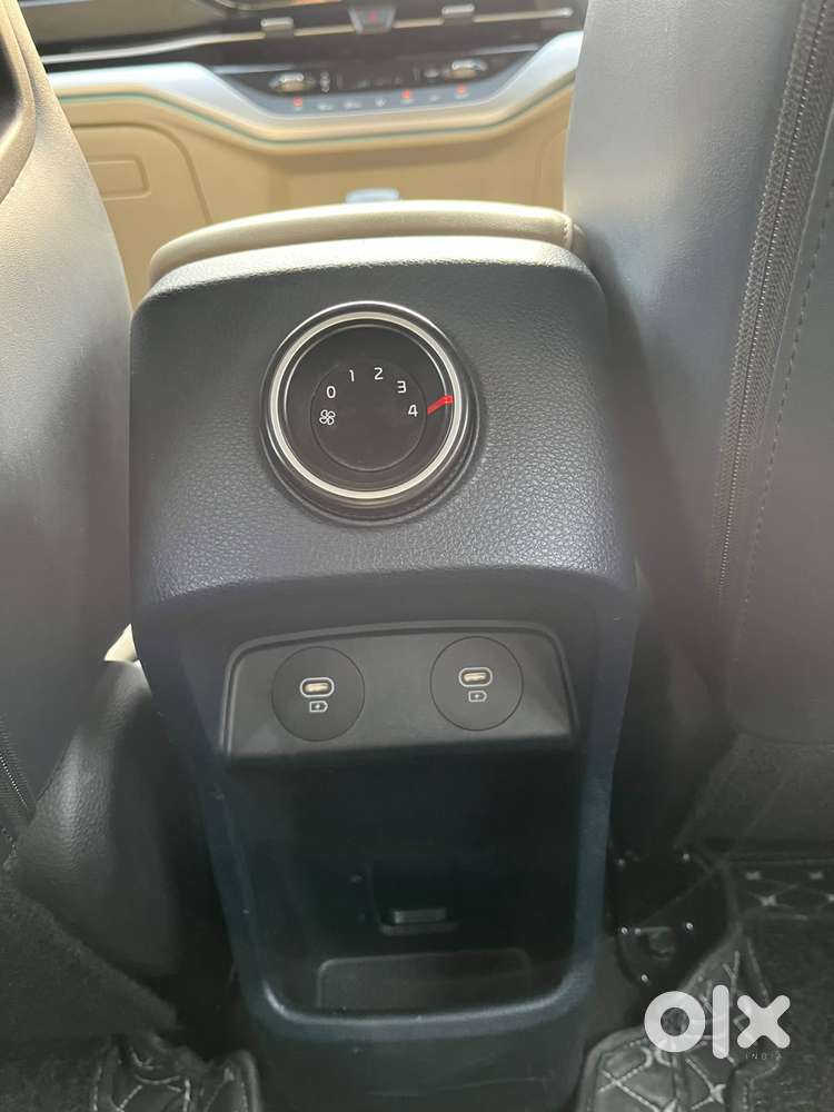 Kia Carens 1.5 Luxury Plus Diesel At 7 Str, 2024, Diesel