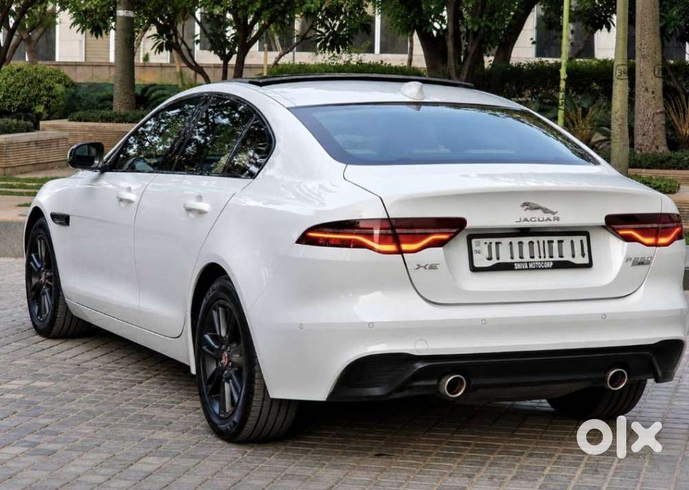 Jaguar Xe Pure, 2021, Petrol