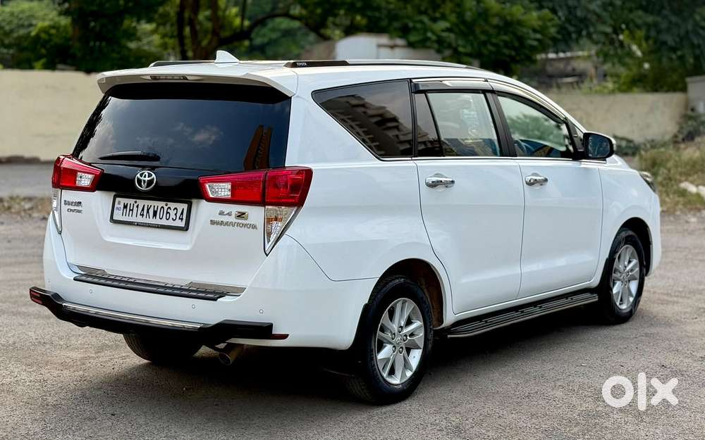 Toyota Innova Crysta 2.4 G Mt 7 Str, 2023, Diesel