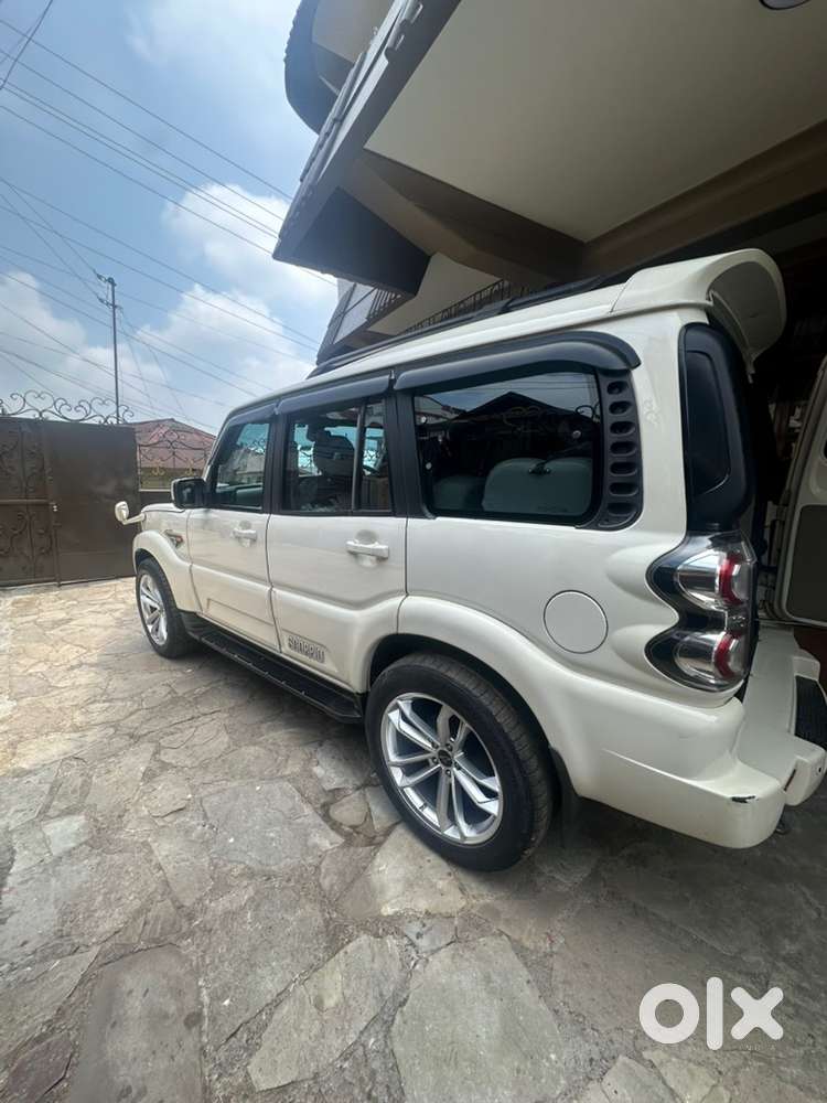 Mahindra Scorpio 2016 Diesel Well Maintained