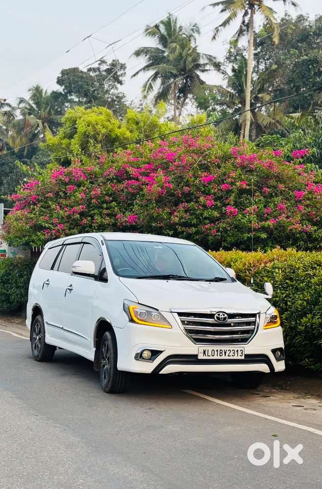 Toyota Innova Diesel 2015 Variant