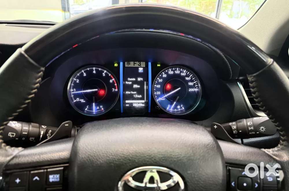 Toyota Fortuner 4x2 At 2.7 Petrol, 2022, Petrol