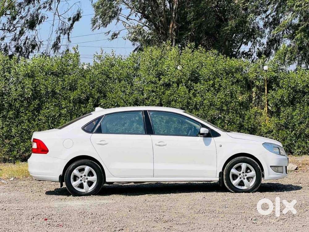 Skoda Rapid 2013-2016 1.5 Tdi At Ambition With Alloy Wheel, 2015, Di..