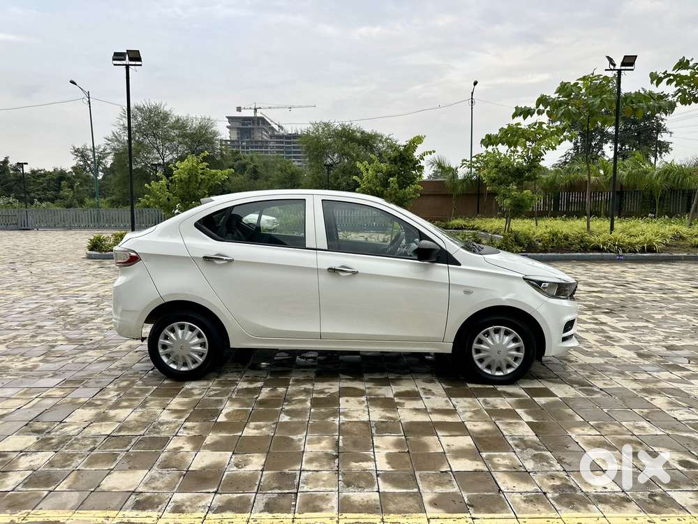 Tata Tigor Xe, 2022, Petrol