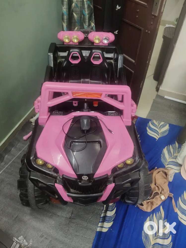 Toy Car for Kids Remote Control 4 BY 4 ,with charger and remote.