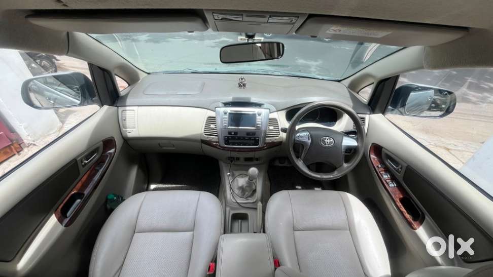 Toyota Innova 2.5 V 8 Str, 2014, Diesel