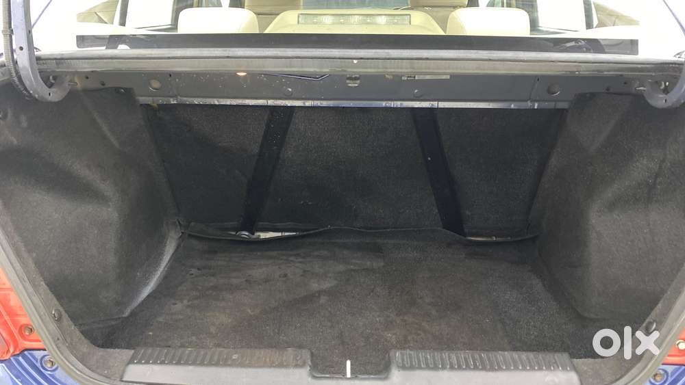 Maruti Suzuki Swift Dzire Zxi + Amt, 2017, Petrol