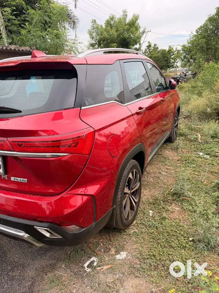 Mg Hector Plus 7 Seater Diesel 2023 Manual Dual Tone